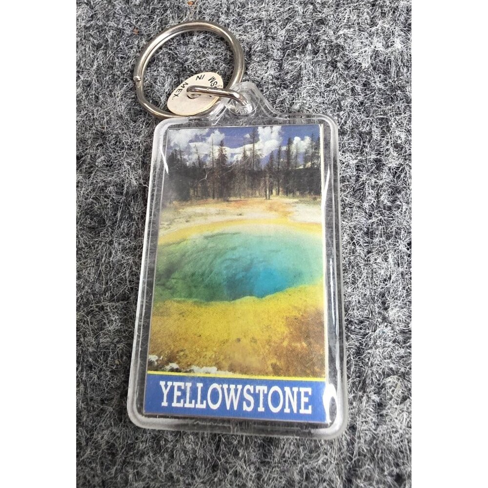 Yellowstone National Park Souvenir Keychain With Photo Of Hot Spring